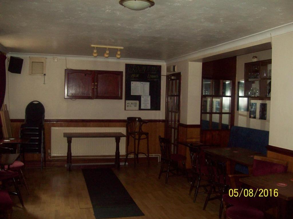 The Crown Hotel Swindon Dış mekan fotoğraf