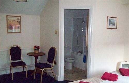 The Crown Hotel Swindon Dış mekan fotoğraf